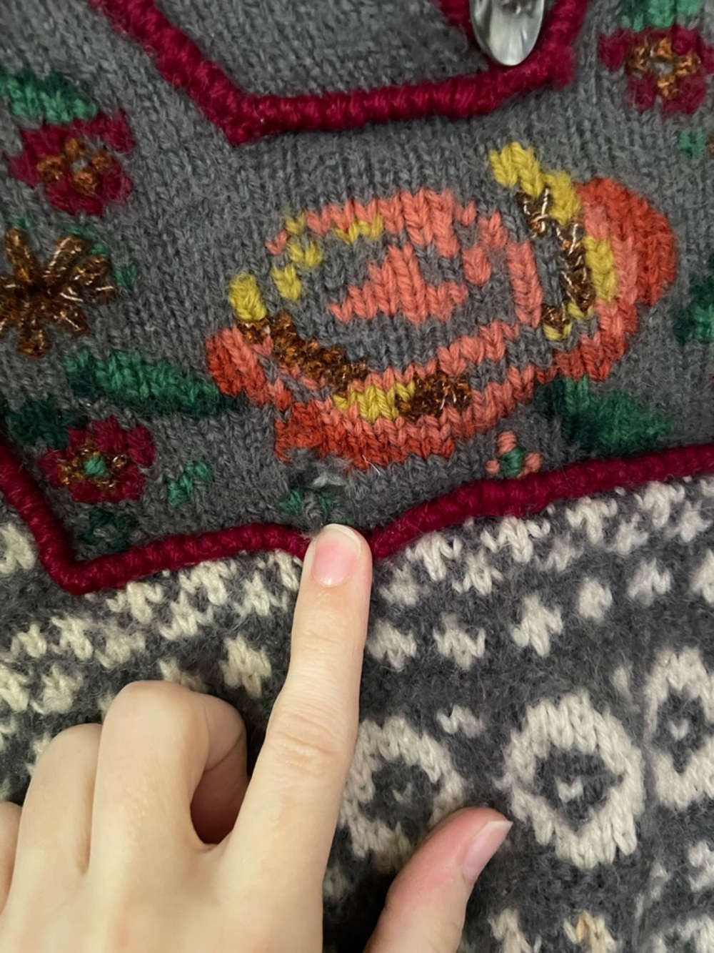 2 WOOL SWEATERS - Picture 3 of 8